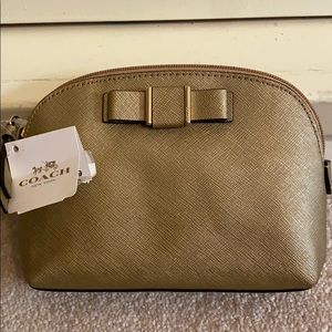 NWT Coach Leather Darcy Pouch With Bow